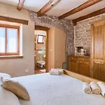 Ulika בית נופש *